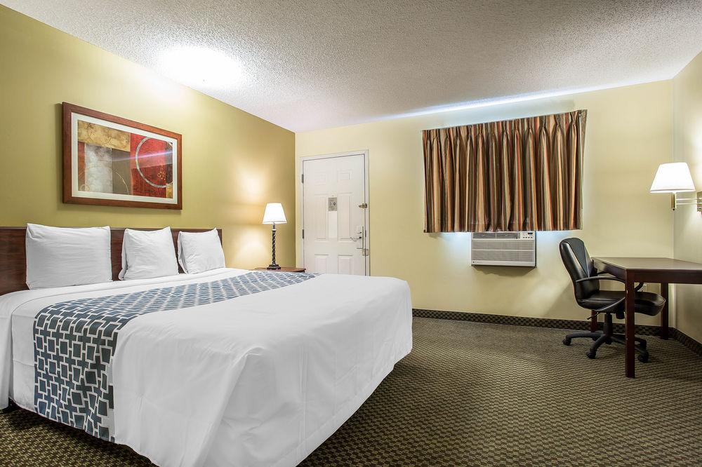 Suburban Studios Charlotte-Ballantyne Экстерьер фото