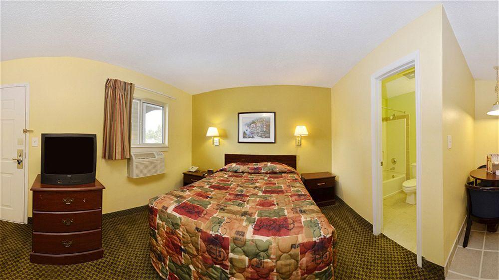 Suburban Studios Charlotte-Ballantyne Экстерьер фото