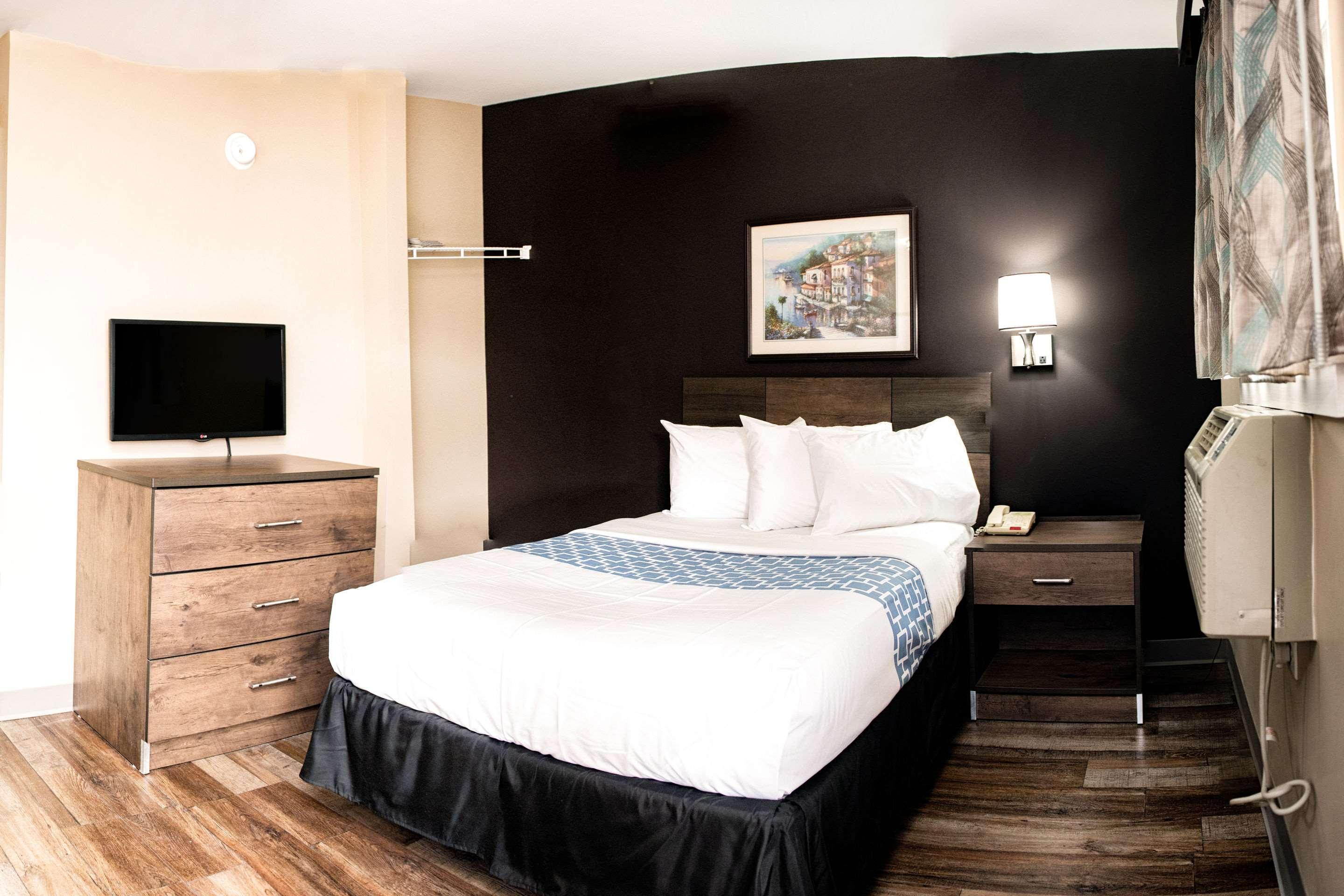 Suburban Studios Charlotte-Ballantyne Экстерьер фото