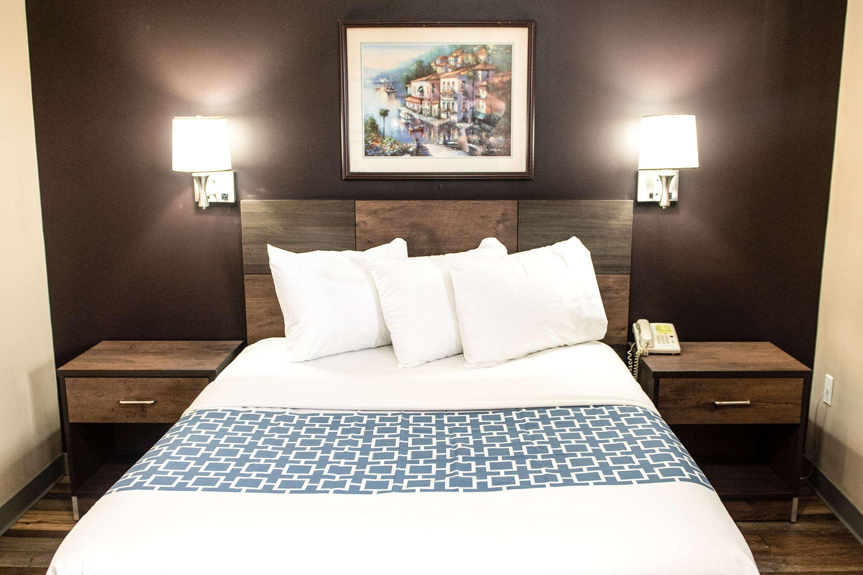 Suburban Studios Charlotte-Ballantyne Экстерьер фото