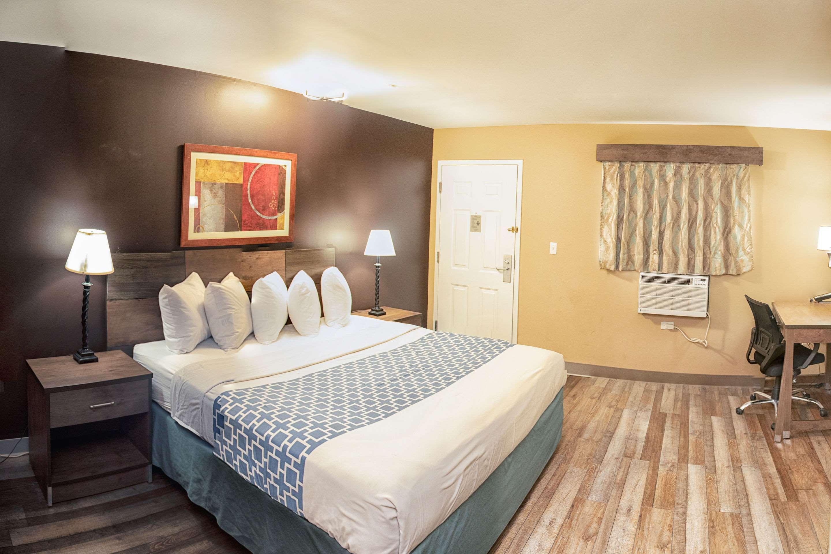 Suburban Studios Charlotte-Ballantyne Экстерьер фото