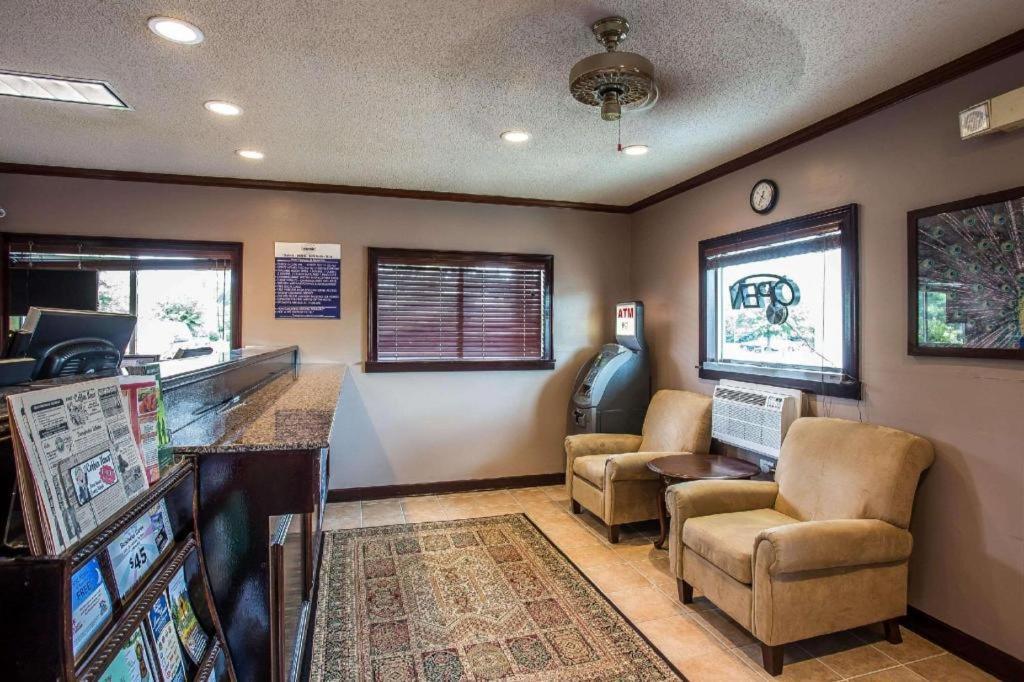 Suburban Studios Charlotte-Ballantyne Экстерьер фото