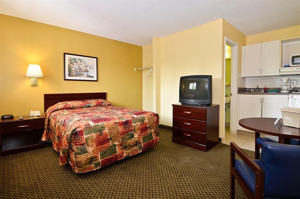 Suburban Studios Charlotte-Ballantyne Экстерьер фото