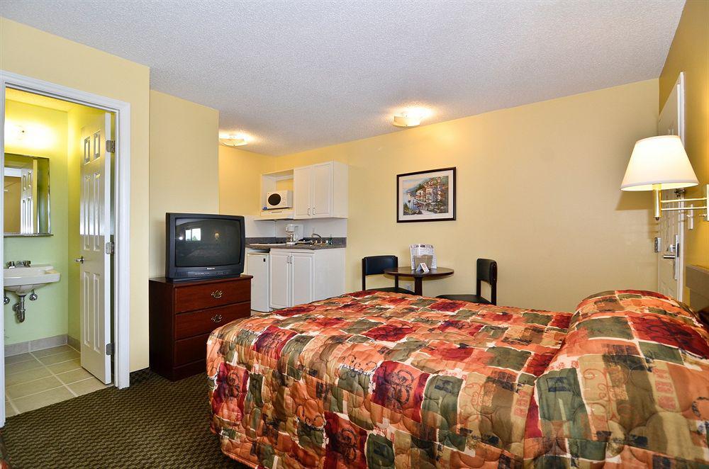 Suburban Studios Charlotte-Ballantyne Экстерьер фото